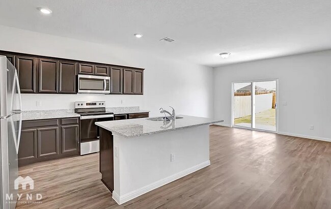 Foto del edificio - 12612 Henry Clay Dr