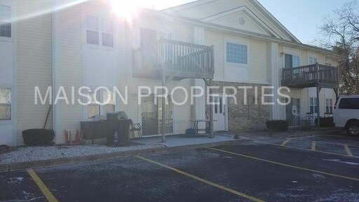 Primary Photo - 2 Hickory Manor Dr