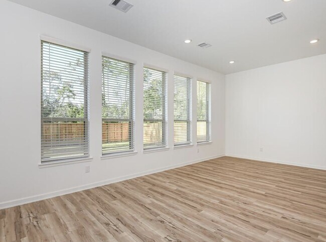 Building Photo - 526 Dry Fork Ln