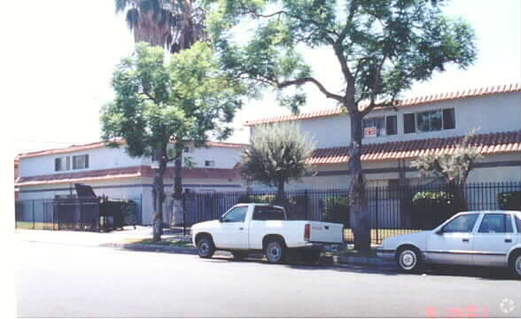 Primary Photo - 825-& 829 S Taylor Ave