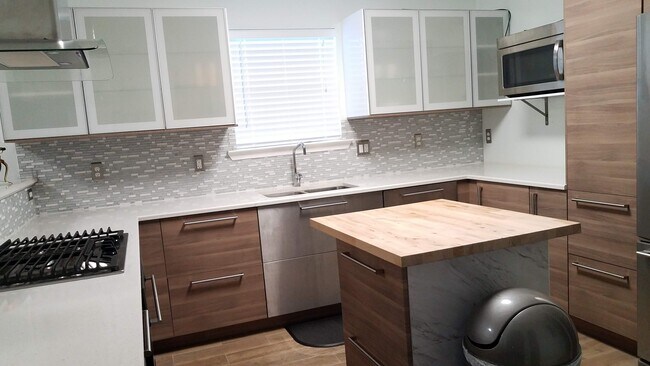 Kitchen - 3817 General Taylor St