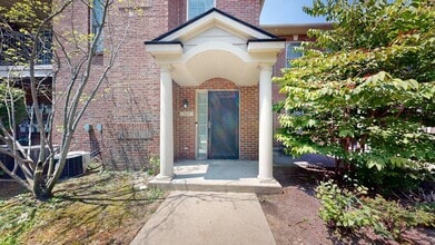 Building Photo - 5615 Hampshire Ln