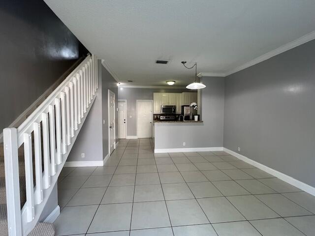 Building Photo - 2163 Madeira Dr