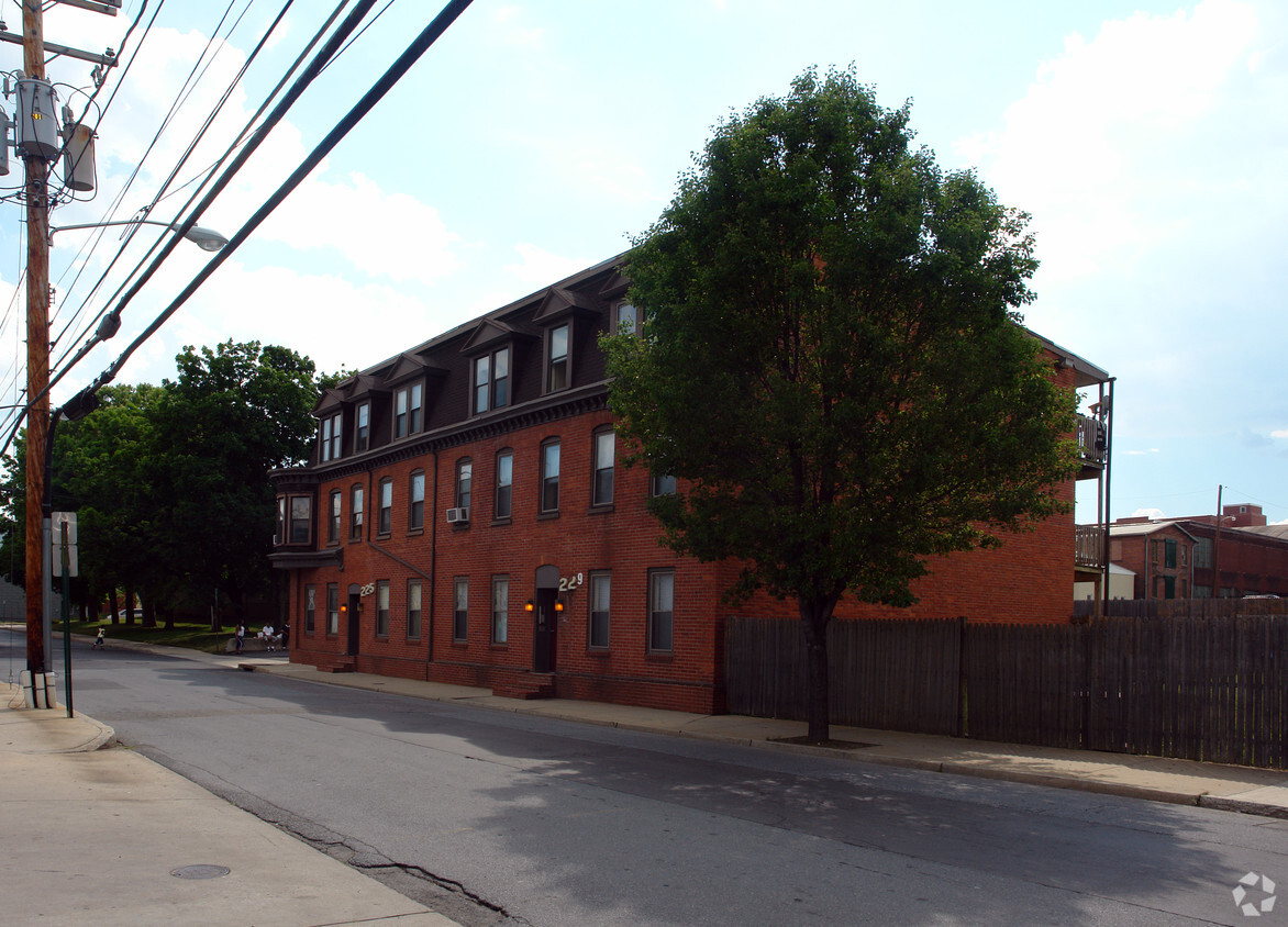 Foto del edificio - Jonathan Place