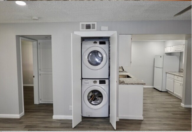 Full Size Samsung Washer & Dryer - Vista Springs Apartments
