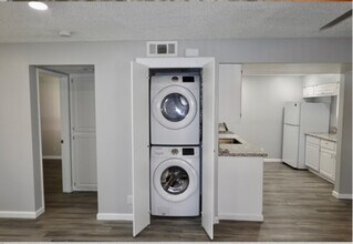 Full Size Samsung Washer & Dryer - Vista Springs Apartments