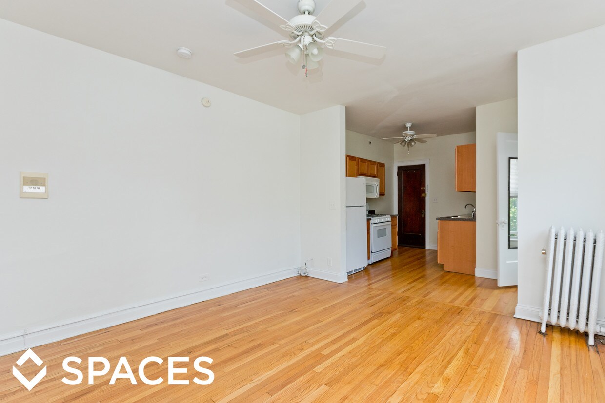 Primary Photo - 3856 N Clark St