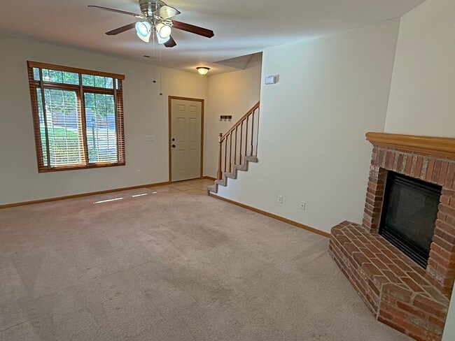 Building Photo - 2716 Larkspur Ct