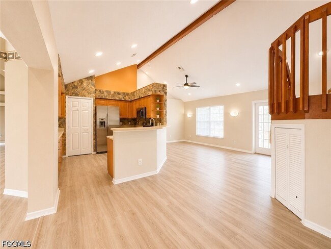 Foto del edificio - 3737 SW 11th Ct