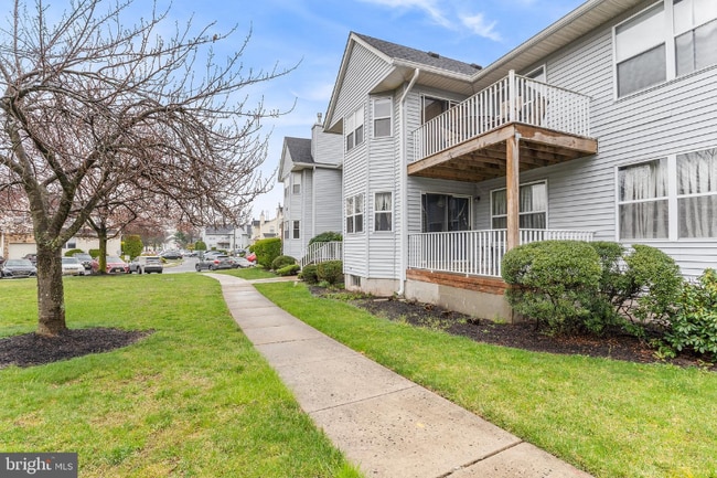 Building Photo - 305 Ventnor Ct