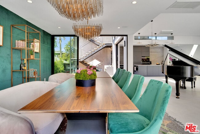 Foto del edificio - 1368 Beckwith Ave