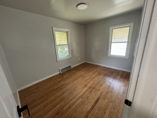 Foto del edificio - Make Yourself at Home – 2BR Rental in a Pe...