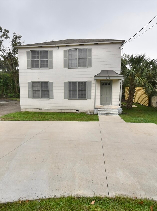 Primary Photo - 219 E 6th Ave
