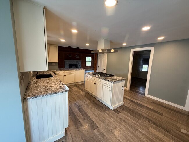 Foto del edificio - 40 W Quasset Rd