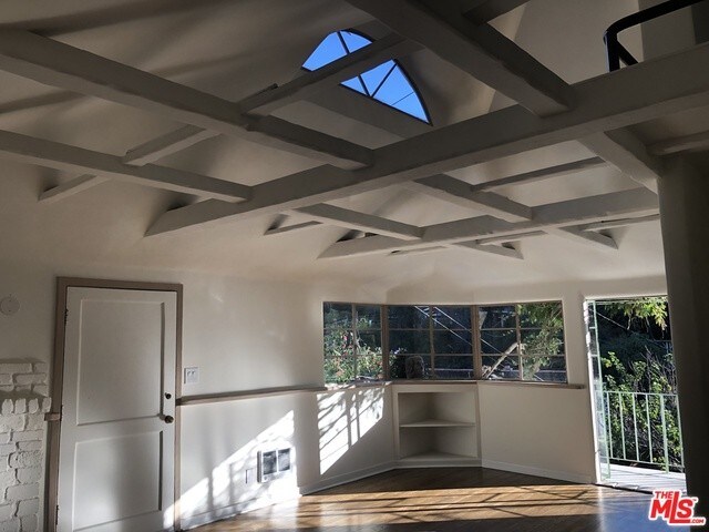 Building Photo - 853 N Beverly Glen Blvd