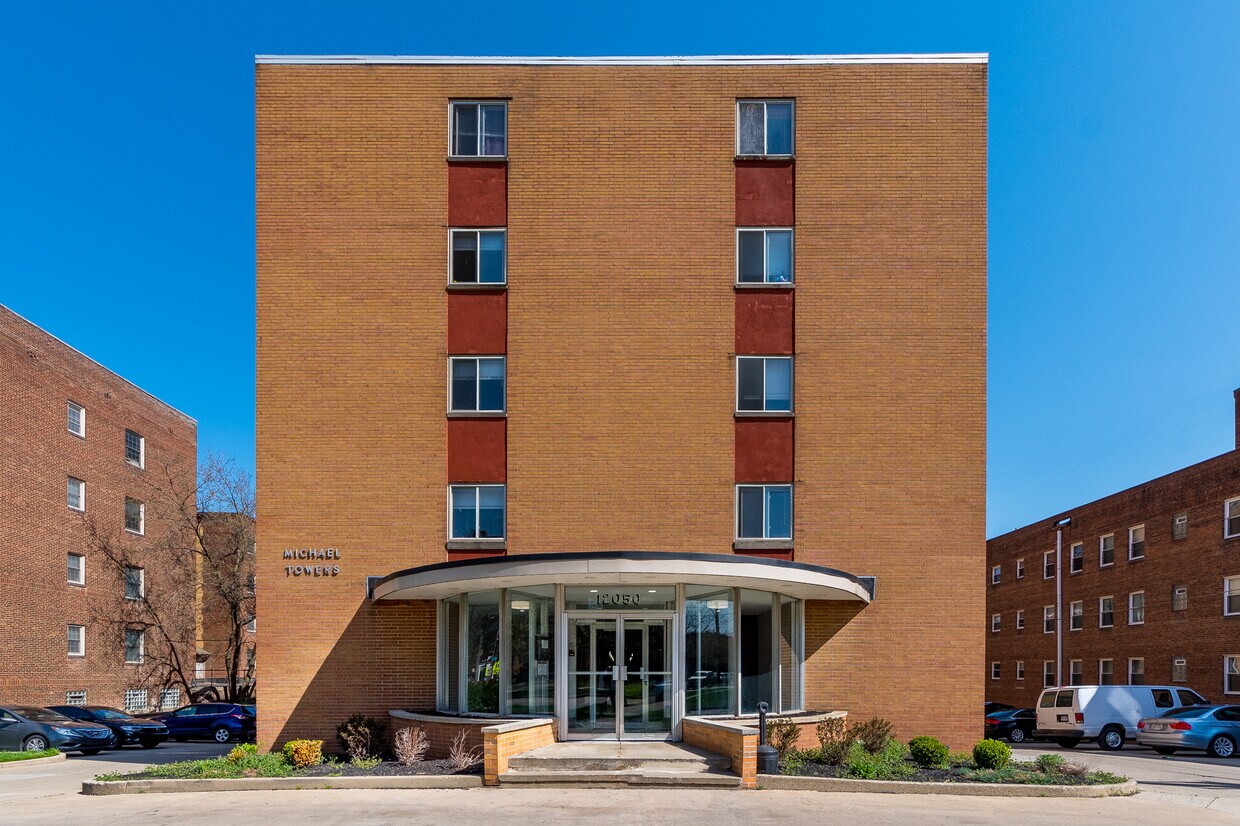 Michael Towers Apartments in Lakewood, OH
