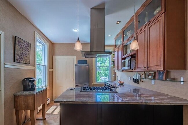 Foto del edificio - Lawrenceville - 2 BR Single Family Home, Air Condition, Hardwood Floors!