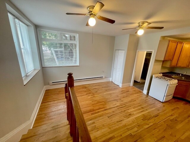 Foto del edificio - 3915 N Southport Ave