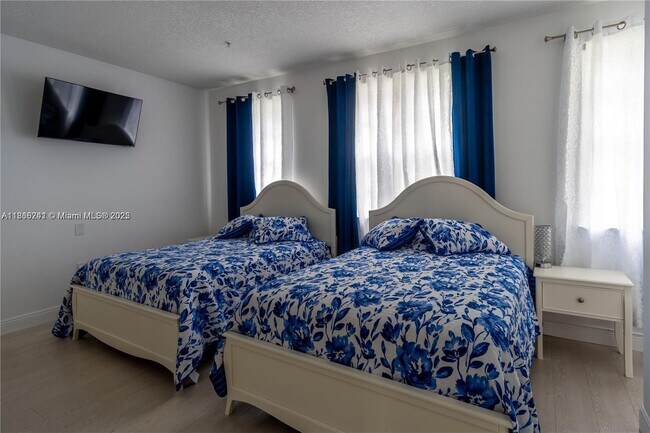 Foto del edificio - 2069 S Ocean Dr