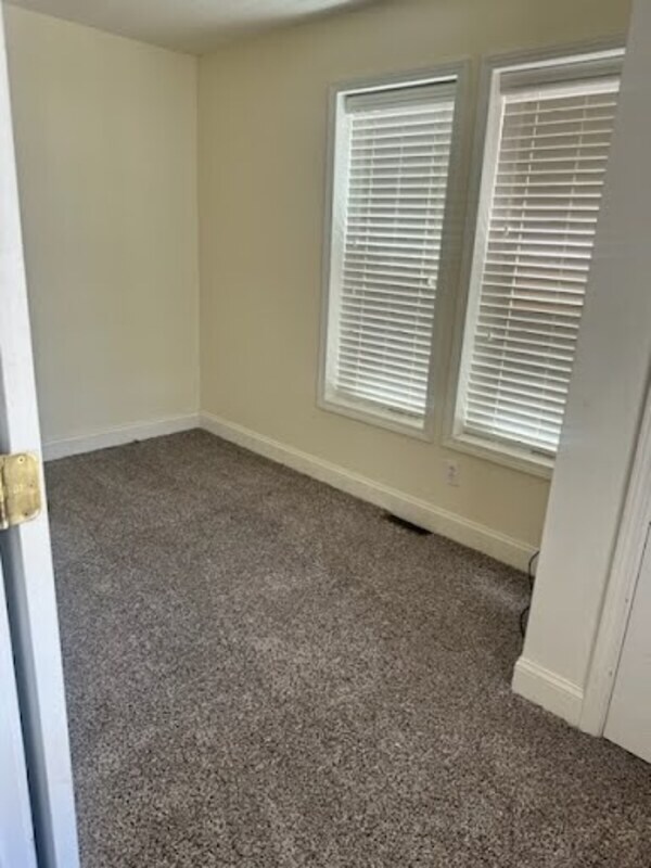 Foto del edificio - 414 W 9th Ave