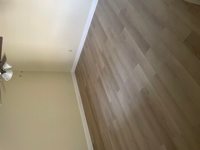Foto del edificio - 2204 Lakeview Dr W