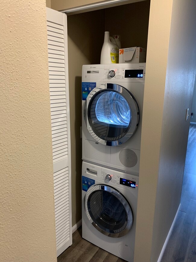 In-unit Laundry - 7008 W Lloyd St