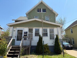 Building Photo - 421 Allyn St