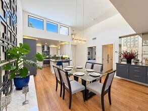 Building Photo - 72477 Rolling Knoll Dr