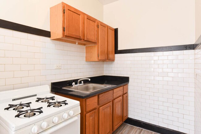 Building Photo - 4354 N Elston Ave