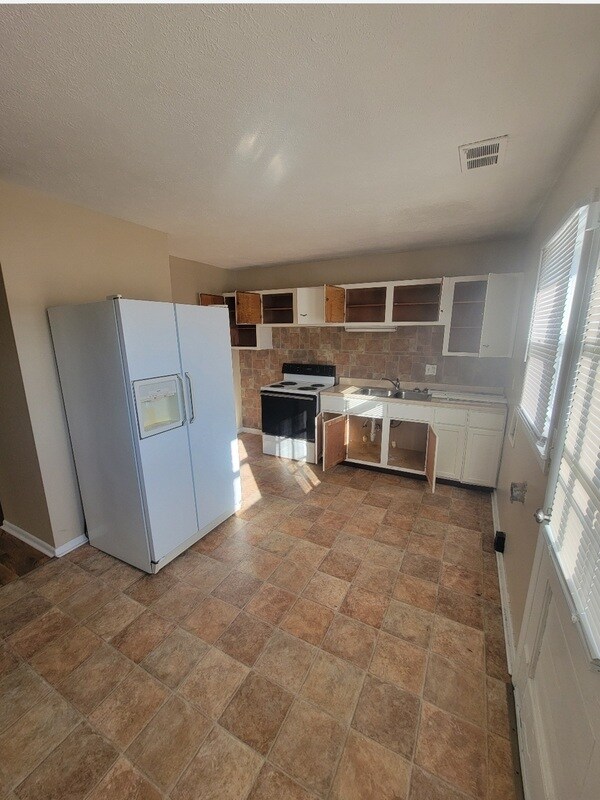 Photo - 6005 Dickson Rd Apartment