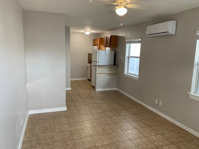 Foto del edificio - Studio Bed/1 Bath - Unit 6