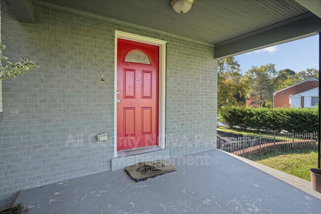 Foto del edificio - 4605 Henderson Rd