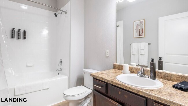 Foto del edificio - 14807 Woodland Hills Dr
