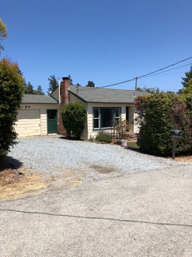 Primary Photo - 25 Sears Cir