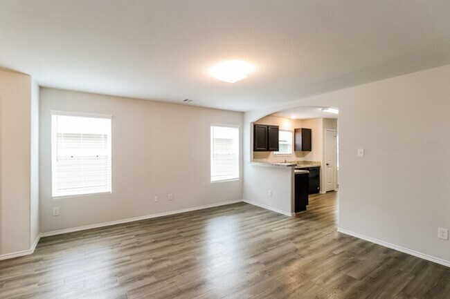 Building Photo - 2732 Madison Ct