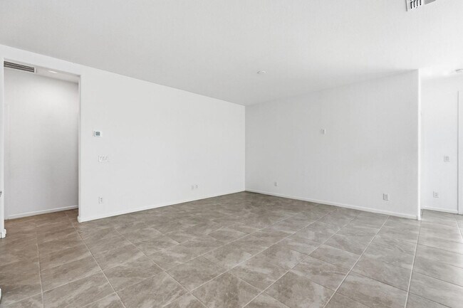 Foto del edificio - 2440 W Bowker St