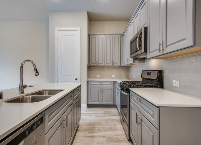 Building Photo - 4176 Kearsage Dr