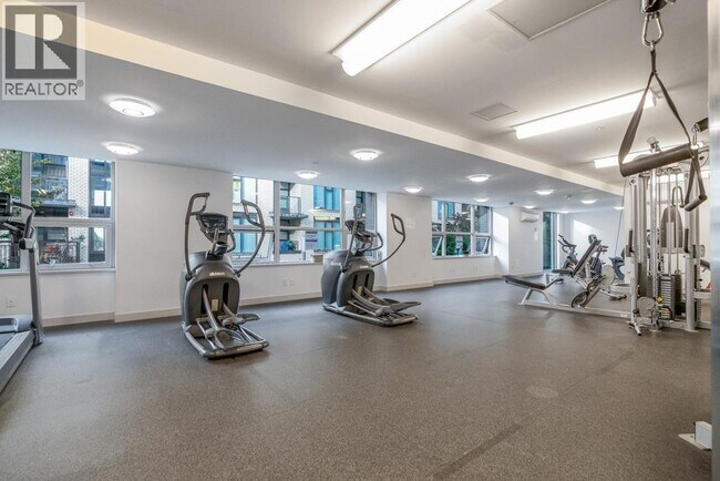 Photo du bâtiment - 5665 Boundary Rd