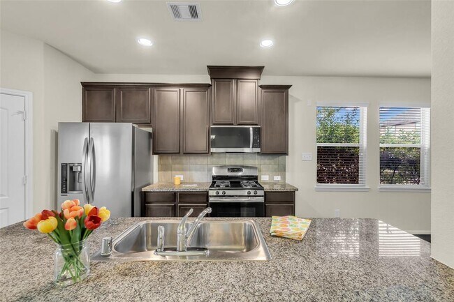 Building Photo - 8306 Columbia Forest Dr