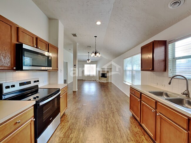 Foto del edificio - 18413 Sunrise Oaks Ct