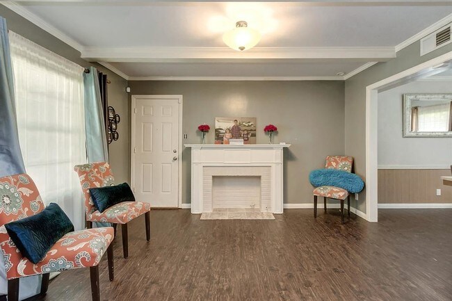 Foto del edificio - 1306 Bridle Spur Ln