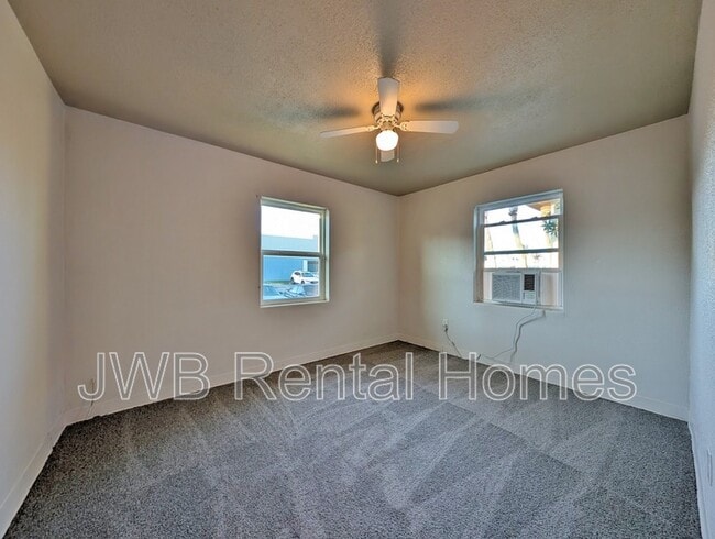 Building Photo - 1602 2nd St N