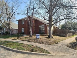 Building Photo - 2100 Riverplace Dr