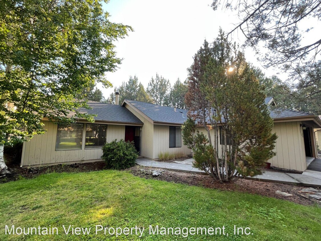 3 br, 2 bath House 20742 Blacksmith Circle House Rental in Bend, OR