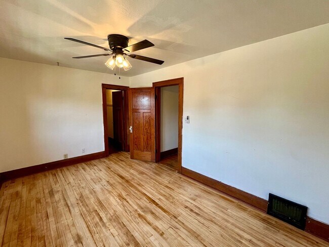 Foto del edificio - 733 S 6th Ave