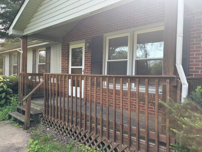 Foto del edificio - 347 Lake Ct Dr