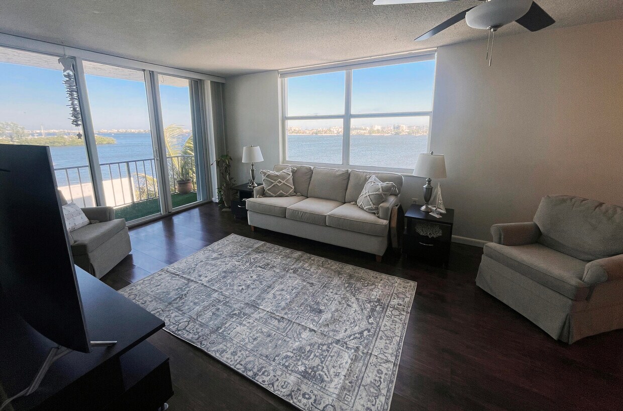 Foto principal - 301 Croton Ave