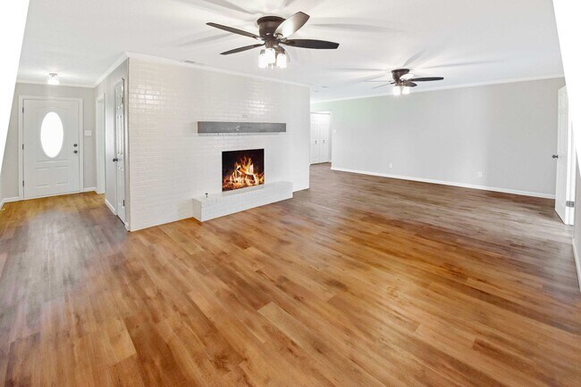 Foto del edificio - Available Now! Newly Remodeled 4 Bed 3 Bat...