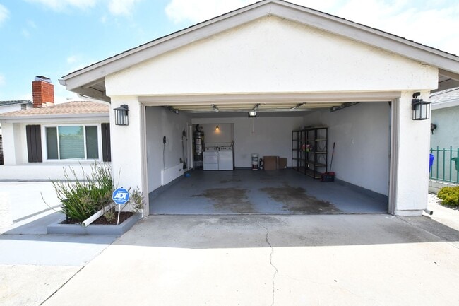 Foto del edificio - Single Story home in Heart of Mira Mesa