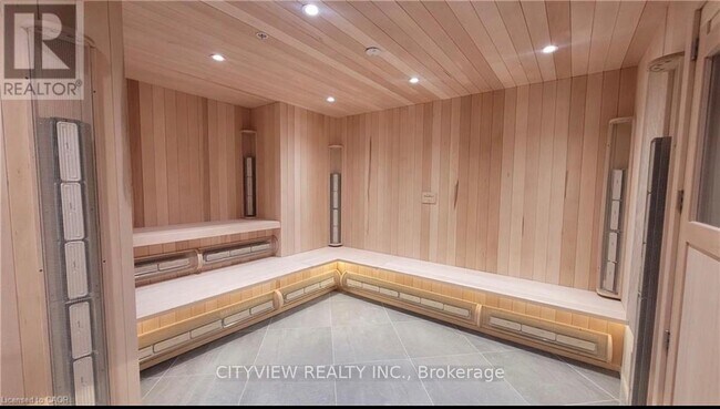 Photo du bâtiment - 25 Wellington St S